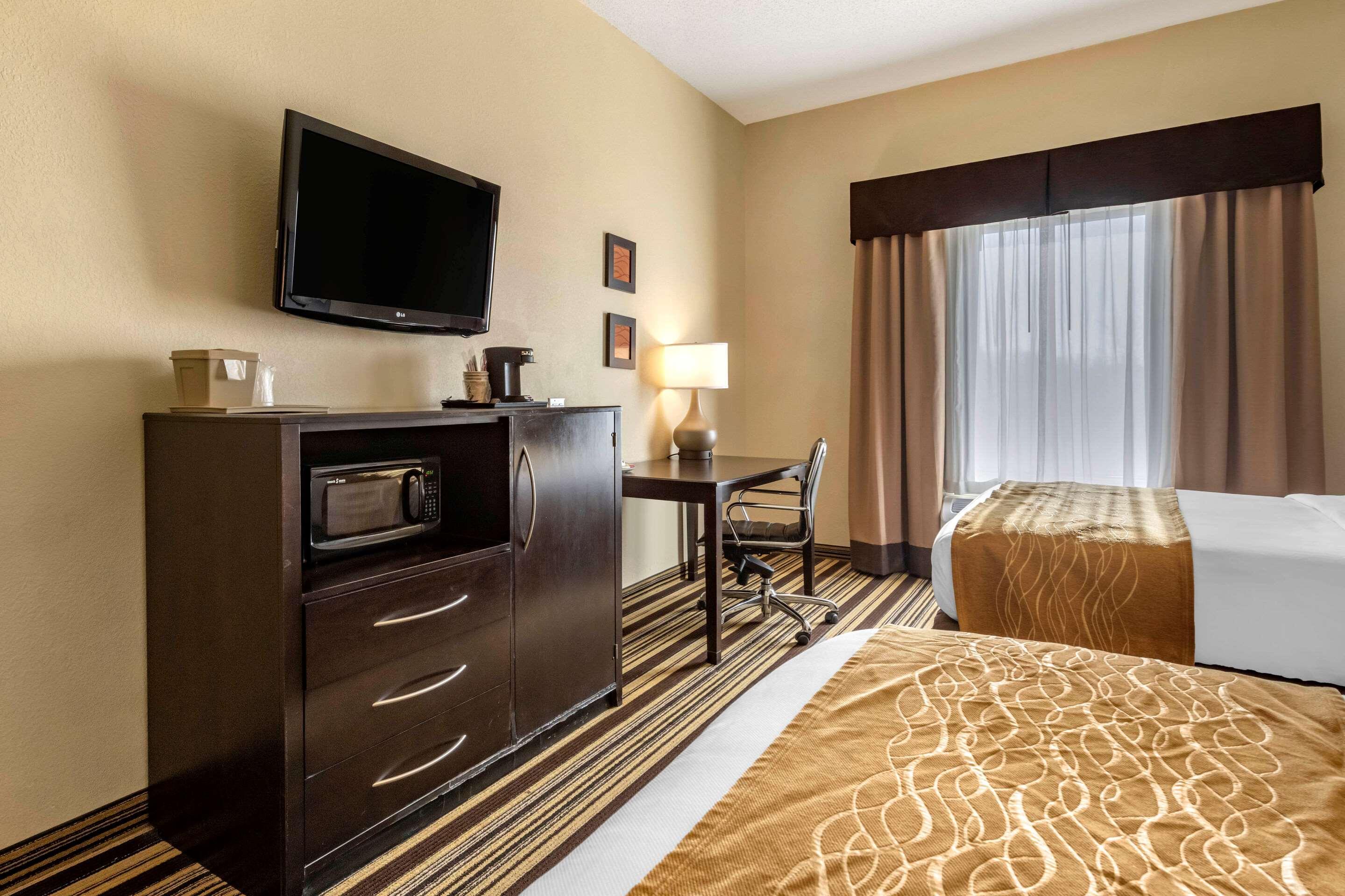 Triadelphia Comfort Inn & Suites מראה חיצוני תמונה