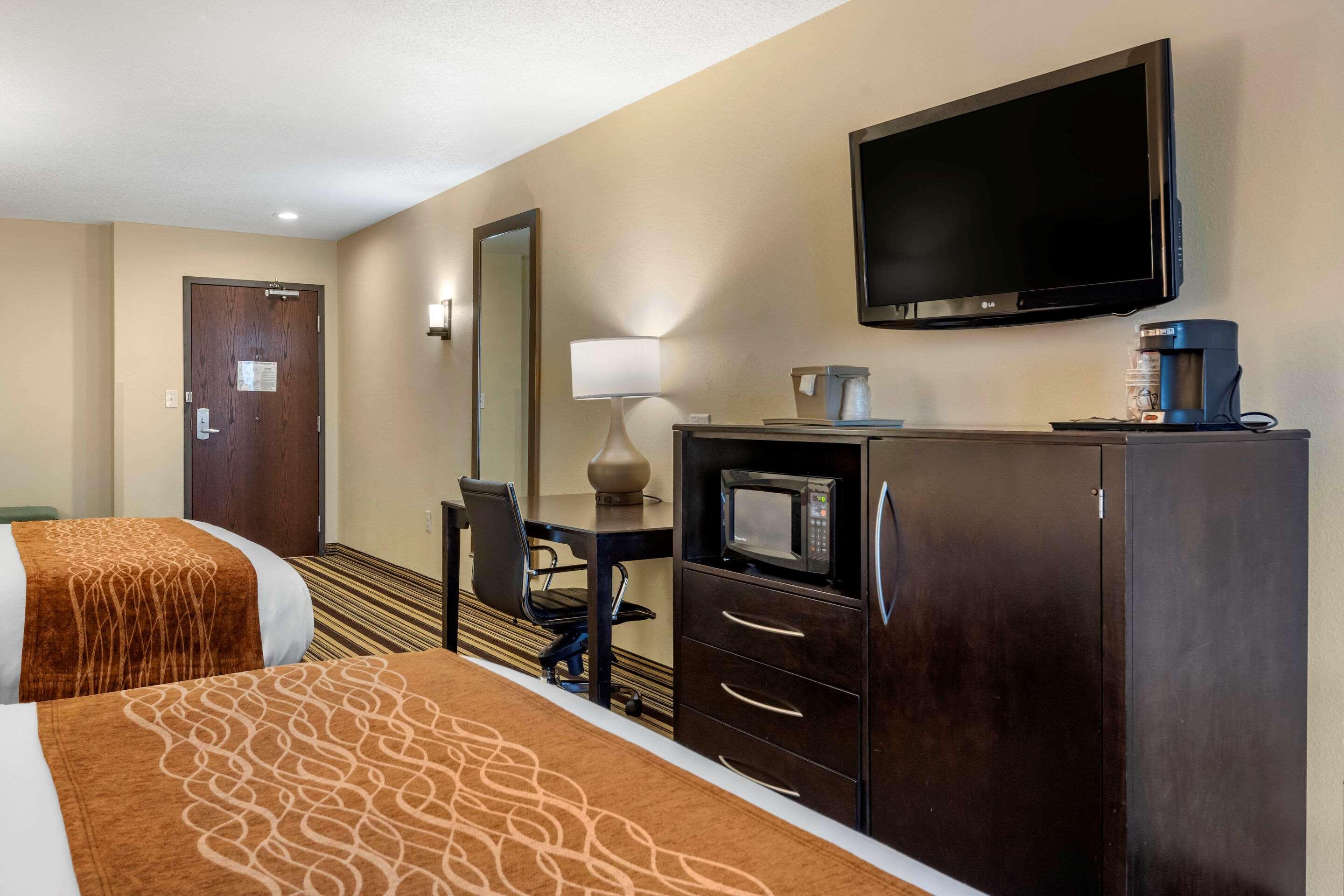 Triadelphia Comfort Inn & Suites מראה חיצוני תמונה