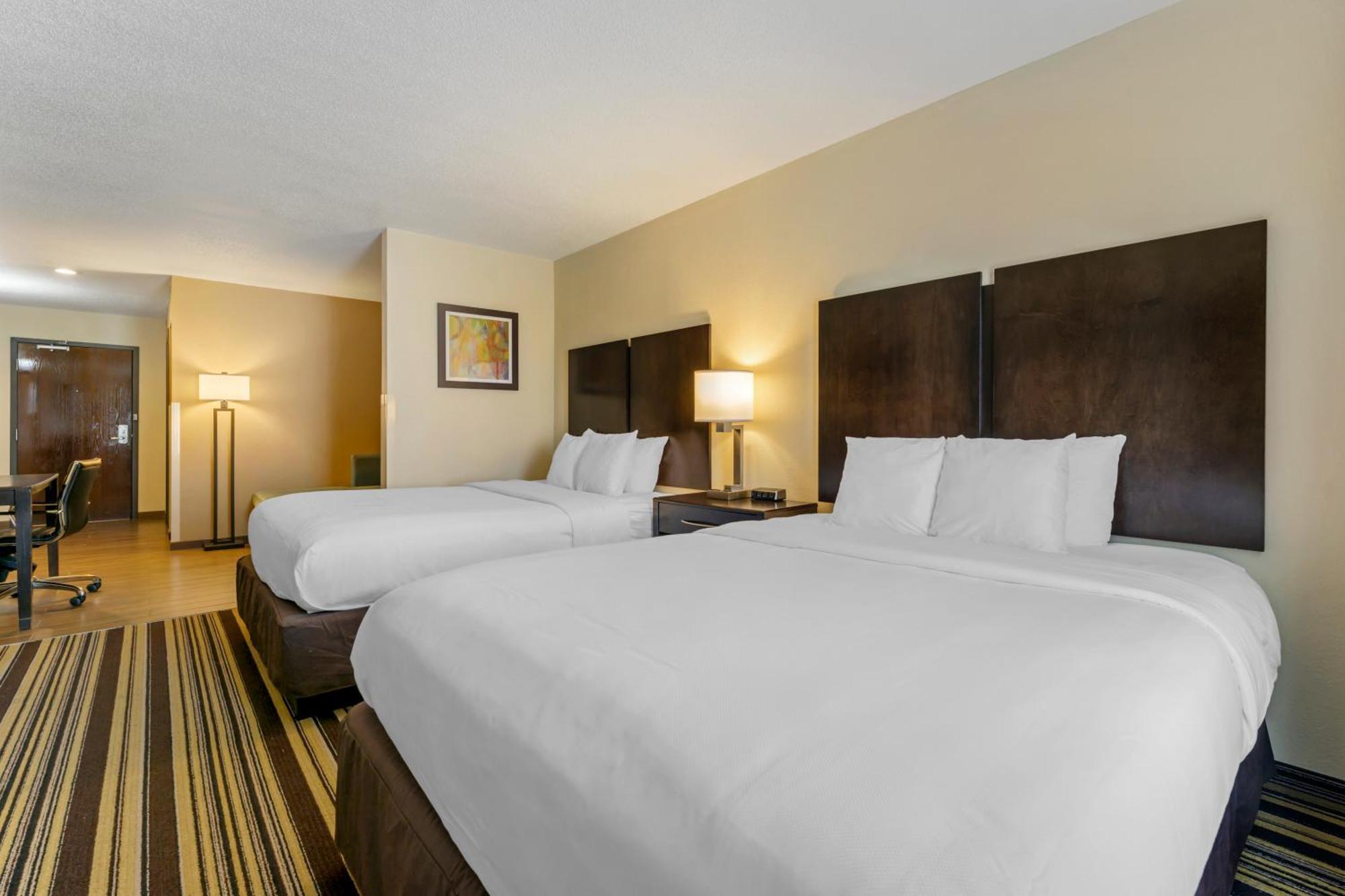 Triadelphia Comfort Inn & Suites מראה חיצוני תמונה