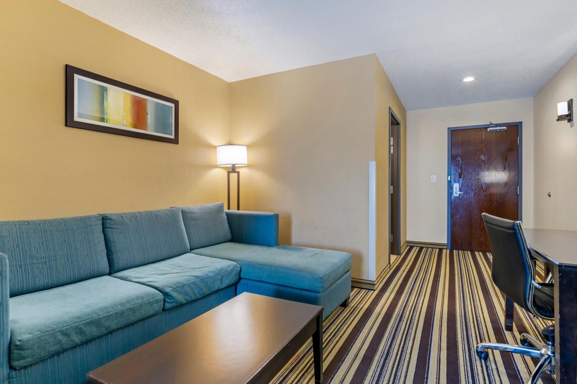Triadelphia Comfort Inn & Suites מראה חיצוני תמונה