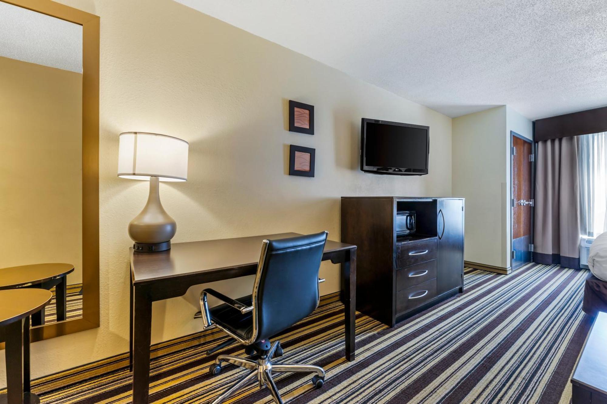 Triadelphia Comfort Inn & Suites מראה חיצוני תמונה