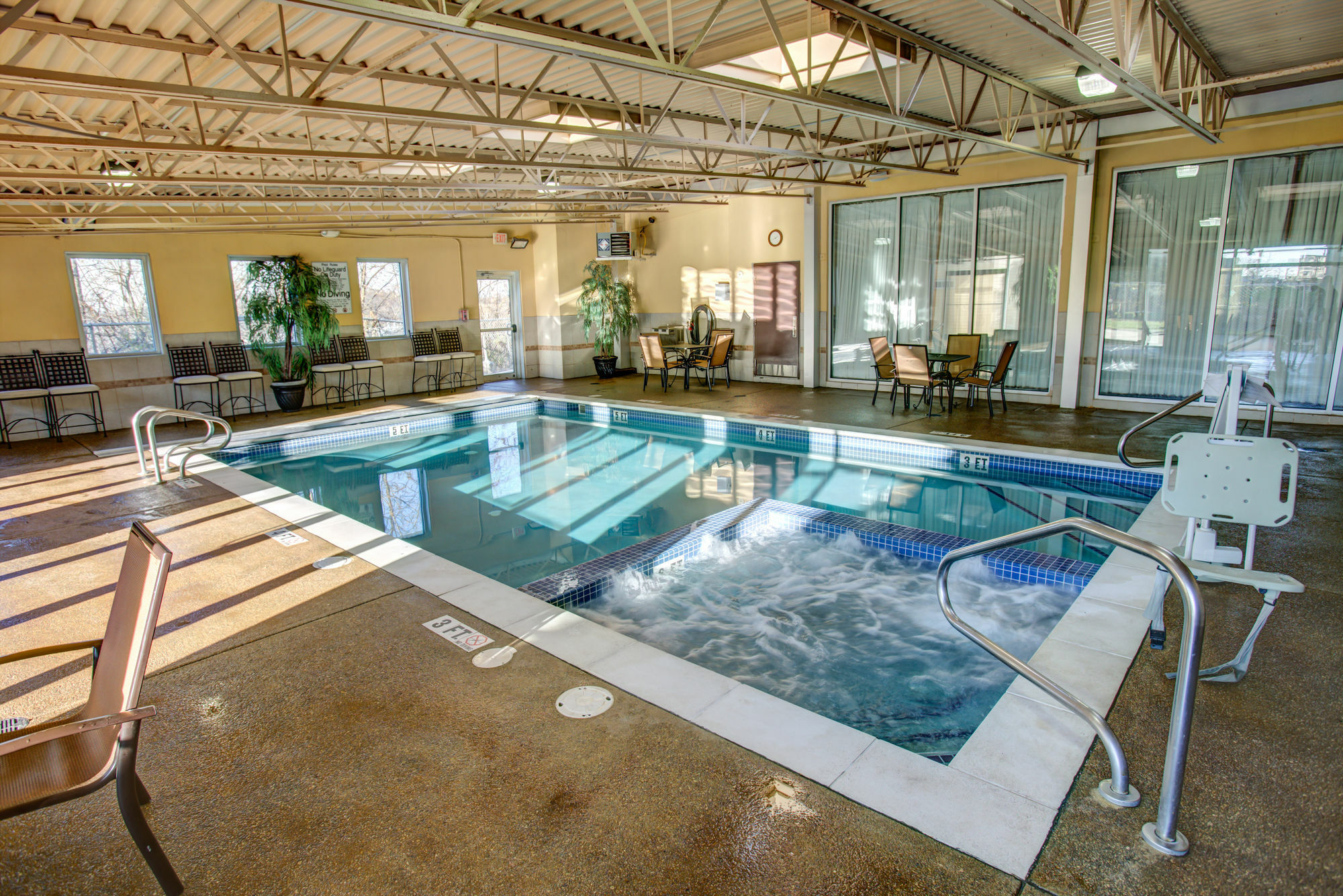 Triadelphia Comfort Inn & Suites מראה חיצוני תמונה